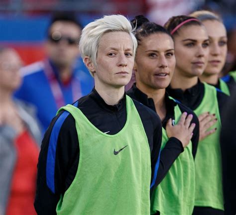 megan rapinoe teammates